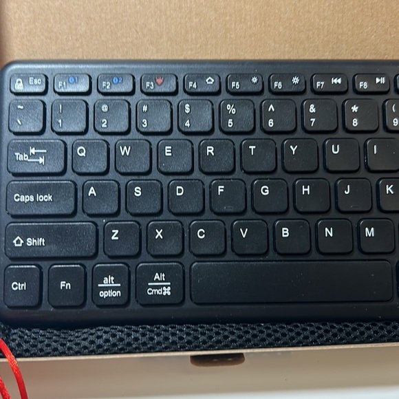[SOLD!] Bluebyte Bluetooth Wireless Keyboard - Picture 2 of 6